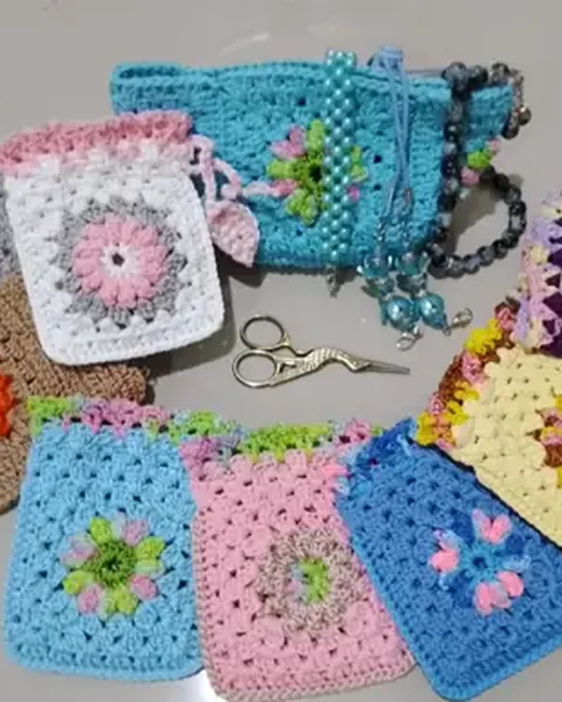 Tas rajut warna-warni